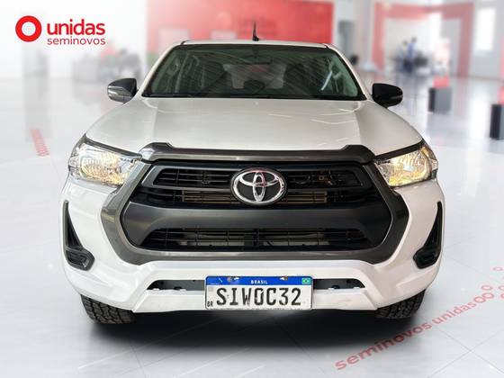 TOYOTA HILUX 2.8 D-4D TURBO DIESEL CD POWER PACK 4X4 MANUAL TOYOTA HILUX 2.8 D-4D TURBO DIESEL CD POWER PACK 4X4 MANUAL